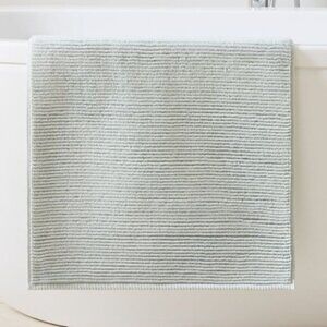 West Elm Looped Bath Mat / Fresh Water Blue size / size 20x34